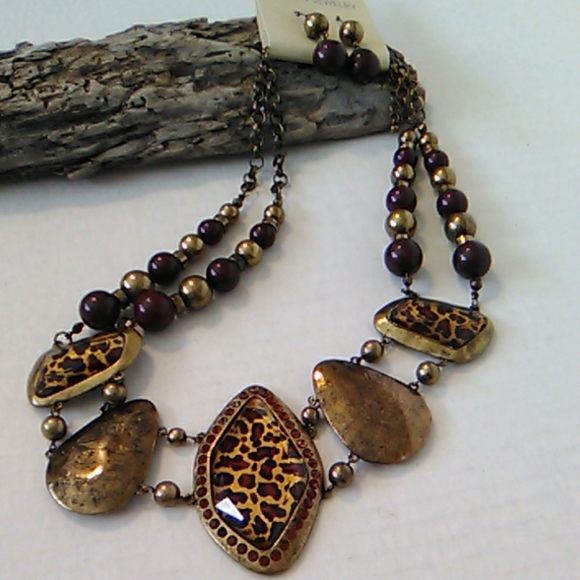 Jewelry - Nwt Leopard necklace set